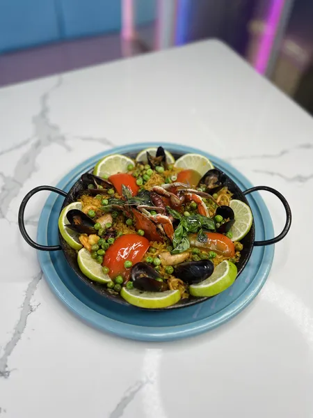 PAELLA VALENCIANA